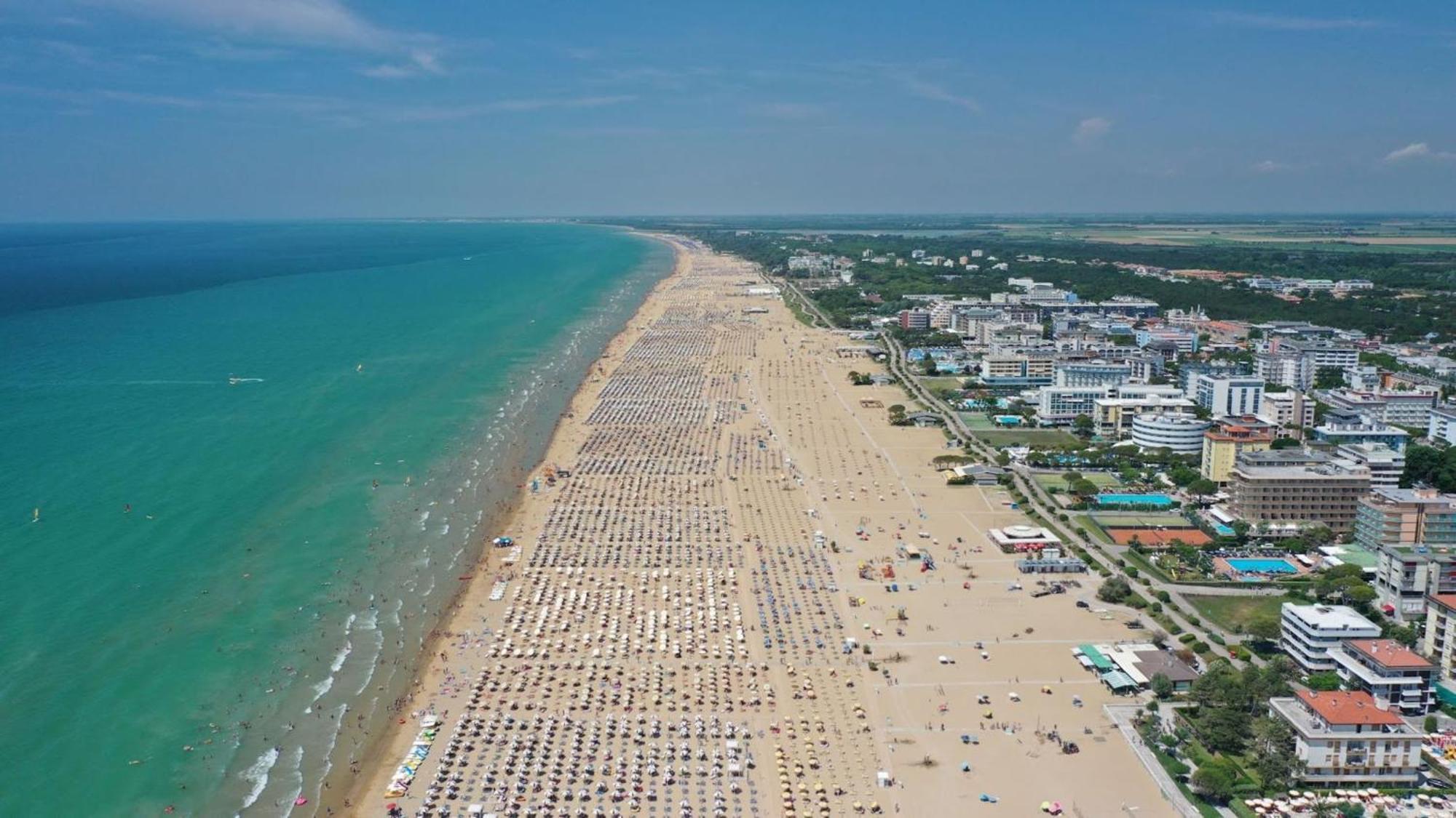 Cozy Escape In Bibione Close To The Sea Apartment Exterior photo