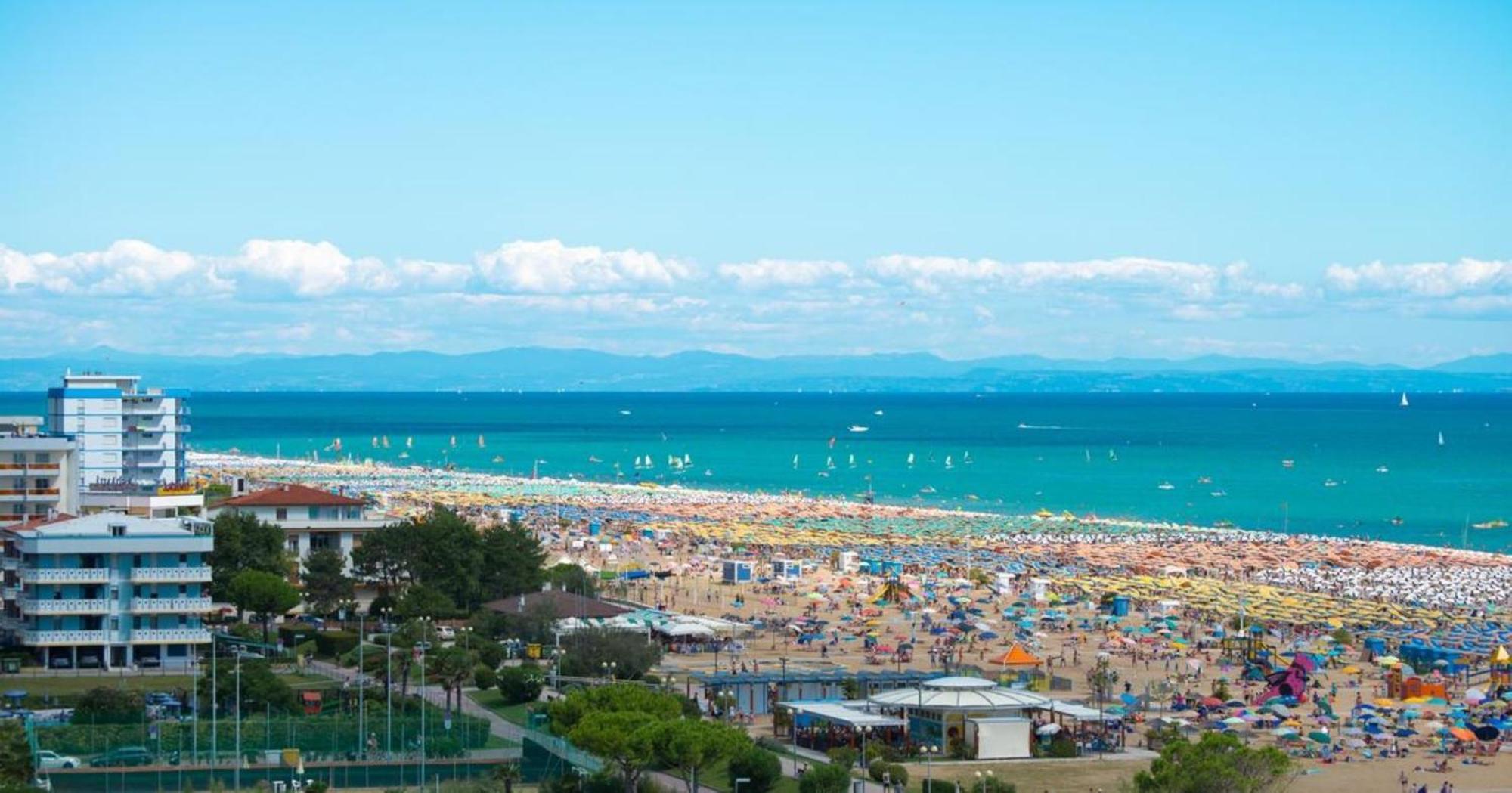 Cozy Escape In Bibione Close To The Sea Apartment Exterior photo